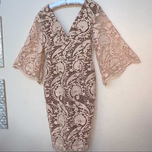 Ministry of Style Peach Lace Bell Sleeve Dress - Picture 2 of 11